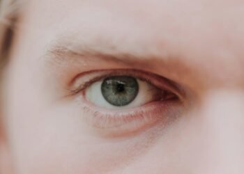 Proteinentferner bei weichen und harten Kontaktlinsen